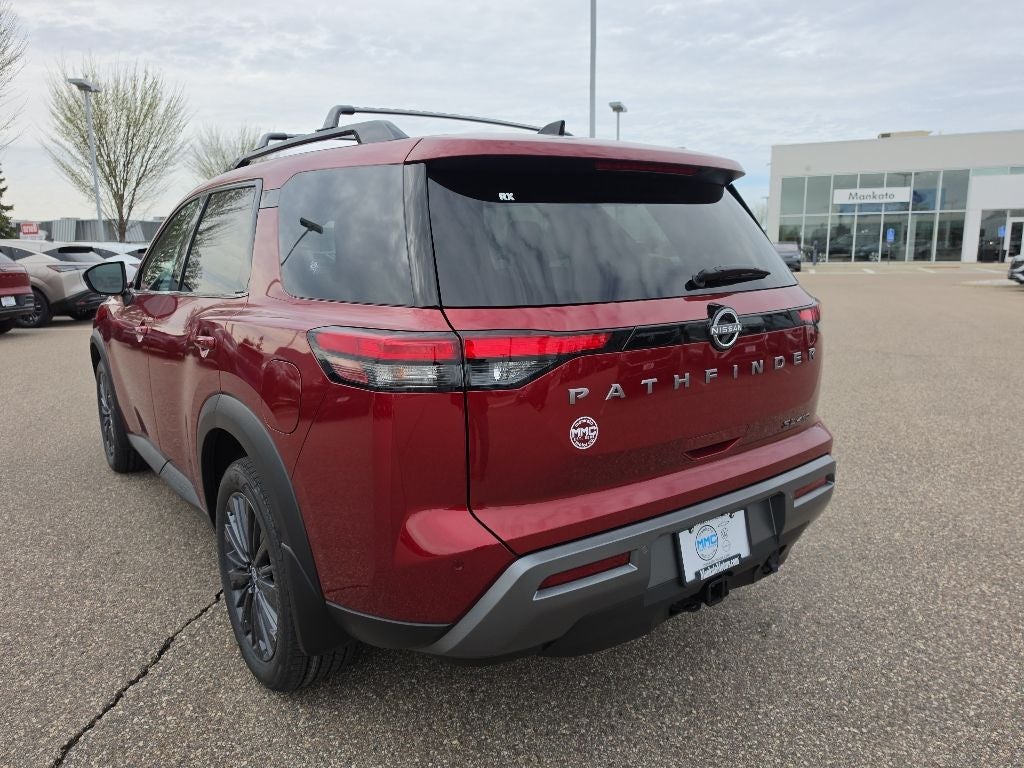 2026 Nissan Pathfinder SL