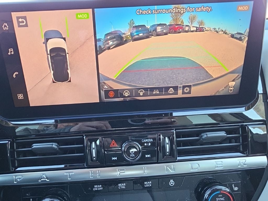 2026 Nissan Pathfinder SL