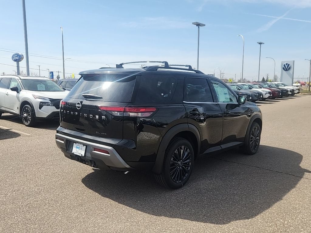 2026 Nissan Pathfinder SL