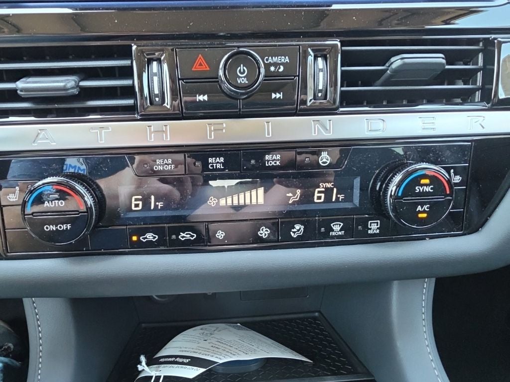2026 Nissan Pathfinder SL