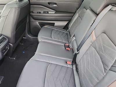 2025 Nissan Pathfinder Platinum