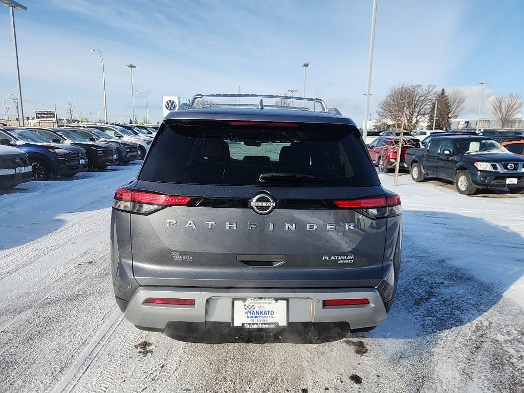 2023 Nissan Pathfinder Platinum