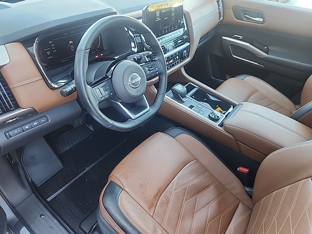 2023 Nissan Pathfinder Platinum