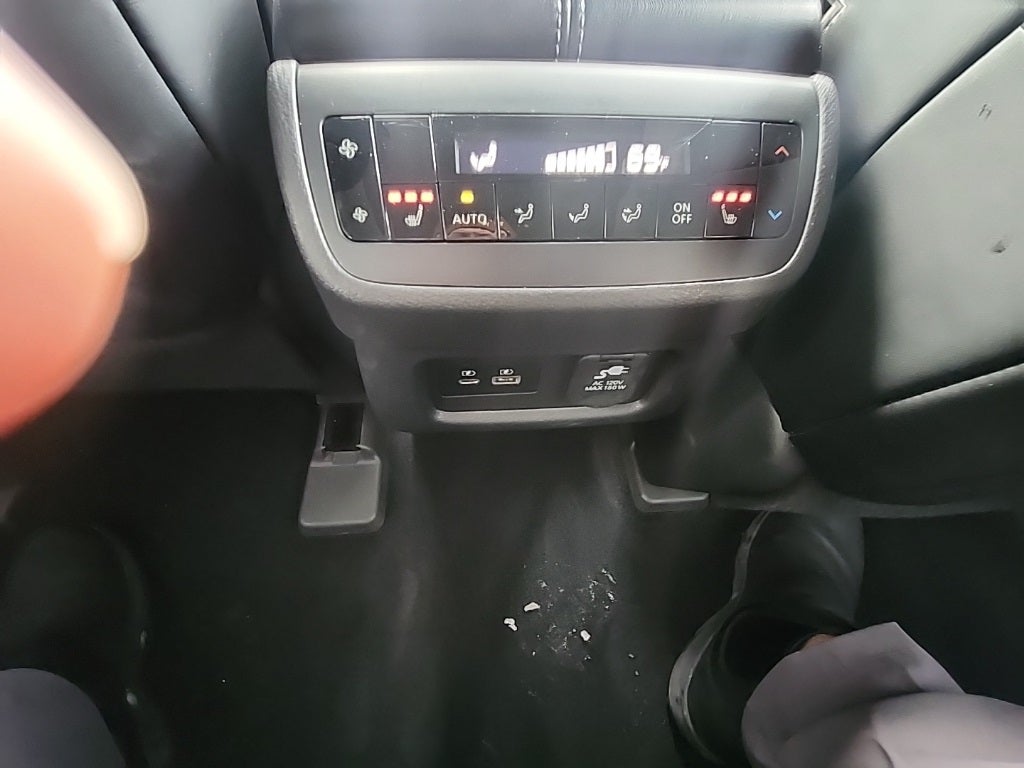 2022 Nissan Pathfinder Platinum