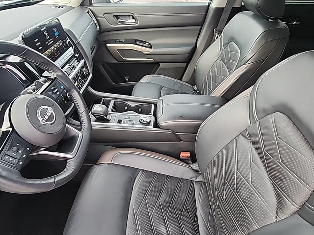 2022 Nissan Pathfinder Platinum