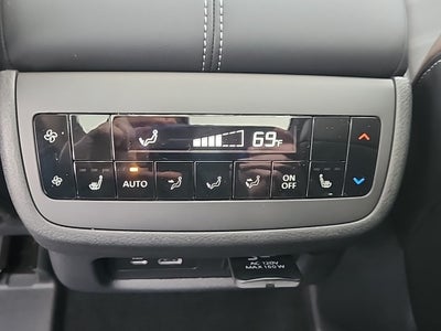 2025 Nissan Pathfinder Platinum