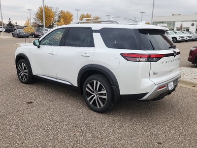 2025 Nissan Pathfinder Platinum