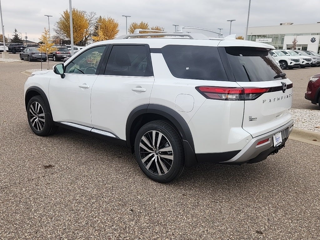 2025 Nissan Pathfinder Platinum