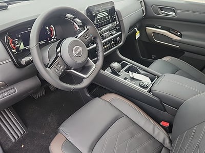 2025 Nissan Pathfinder Platinum