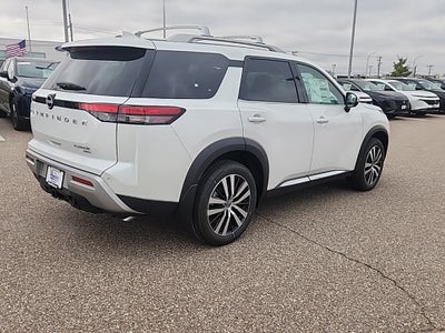 2025 Nissan Pathfinder Platinum