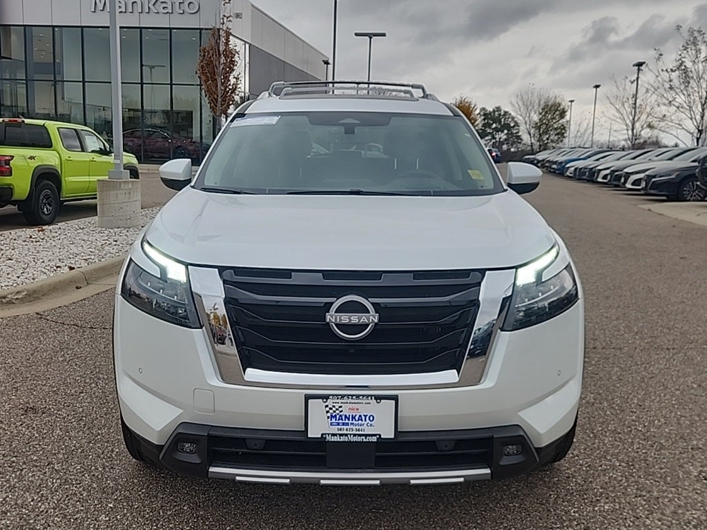 2025 Nissan Pathfinder Platinum