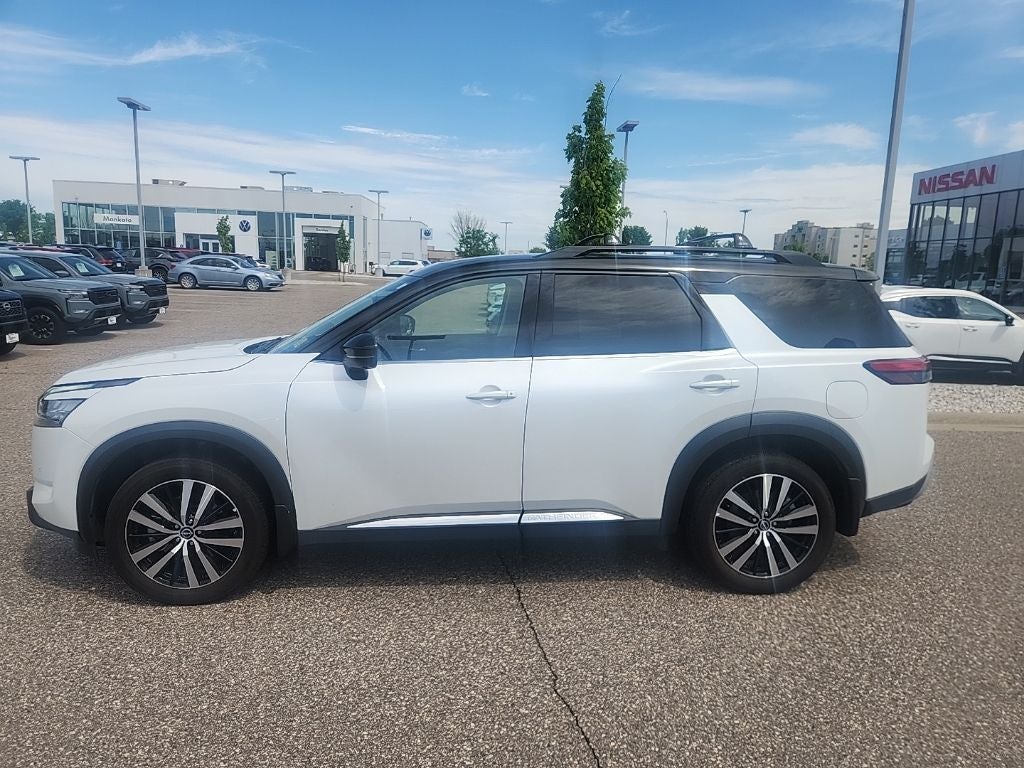 Used 2025 Nissan Pathfinder Platinum with VIN 5N1DR3DJ8SC207633 for sale in Mankato, Minnesota