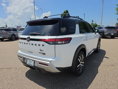 2025 Nissan Pathfinder Platinum