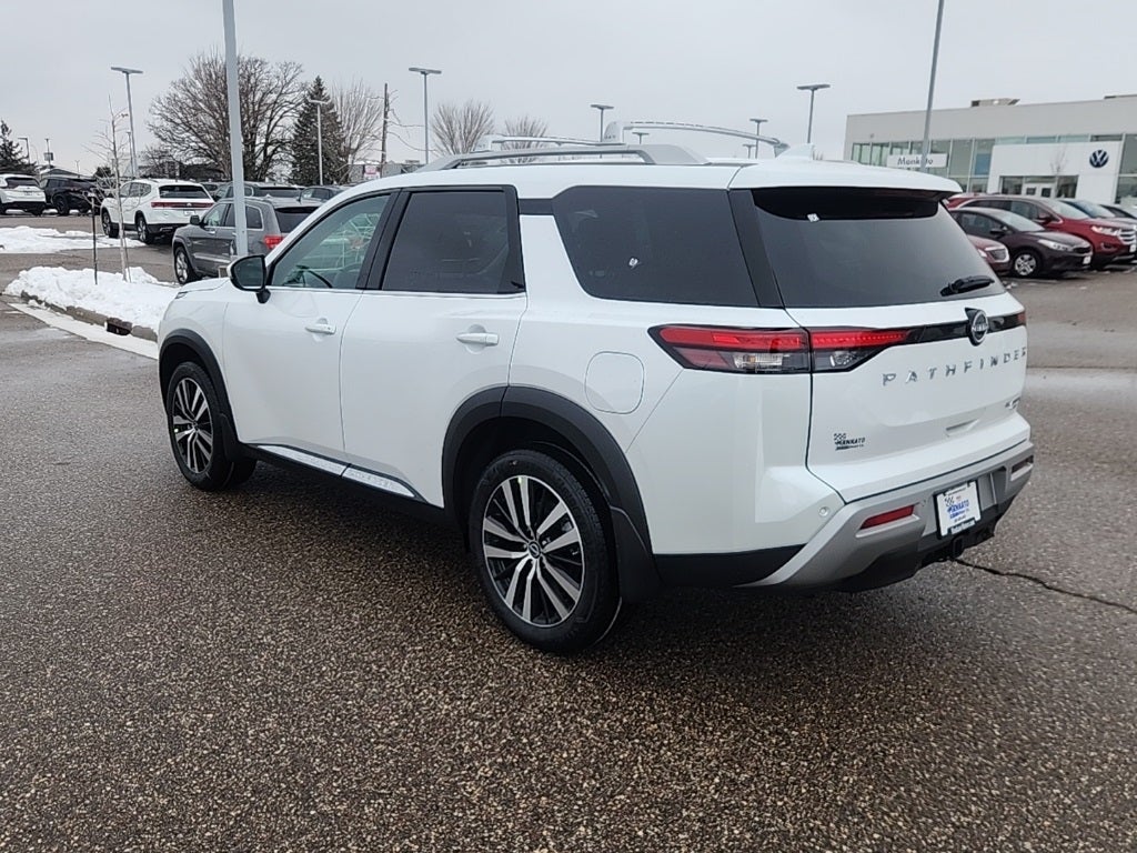2025 Nissan Pathfinder Platinum