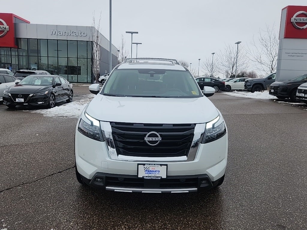 2025 Nissan Pathfinder Platinum