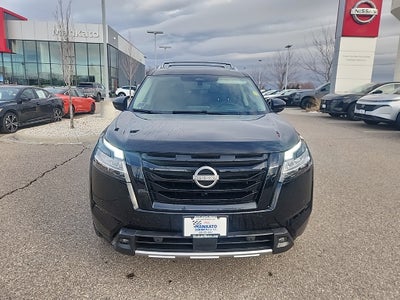 2023 Nissan Pathfinder Platinum
