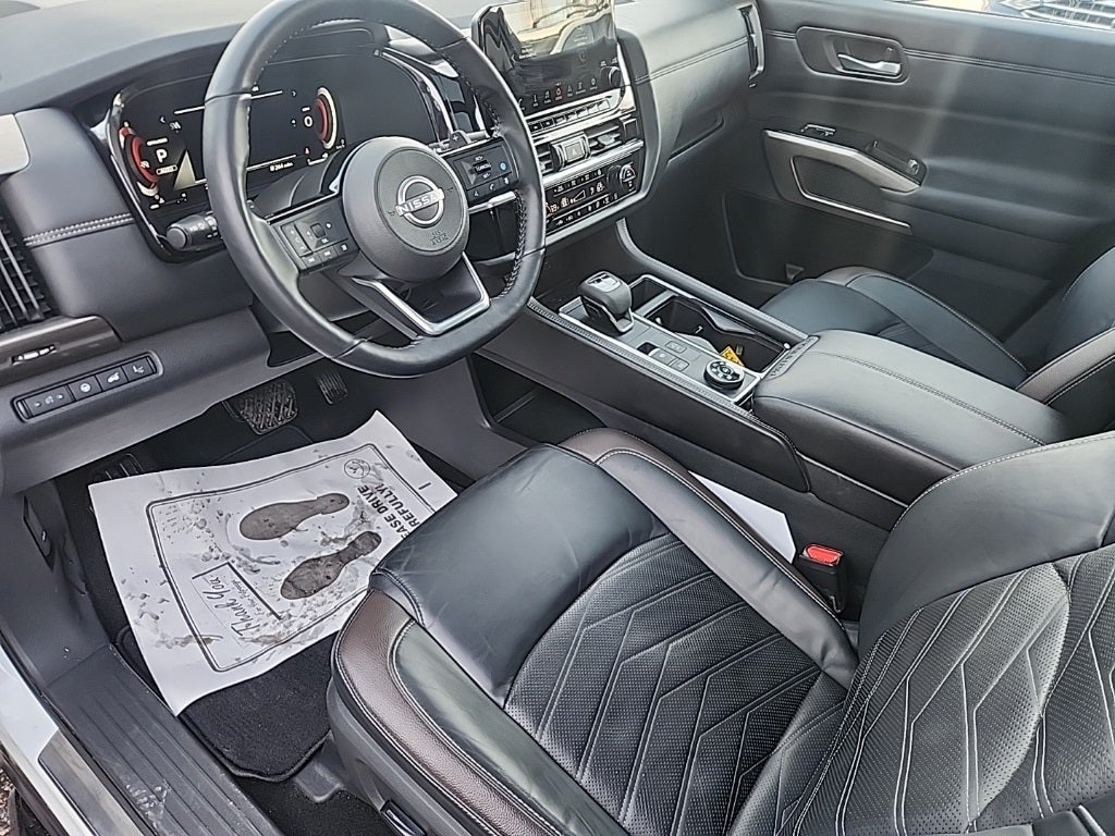 2024 Nissan Pathfinder Platinum