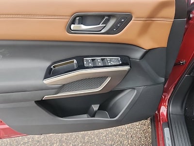 2025 Nissan Pathfinder Platinum