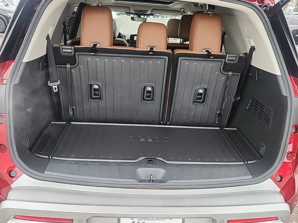 2025 Nissan Pathfinder Platinum