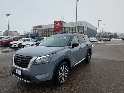 2025 Nissan Pathfinder Platinum