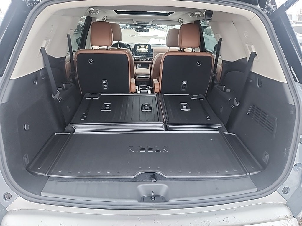 2025 Nissan Pathfinder Platinum