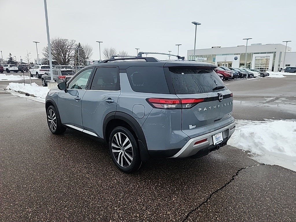 2025 Nissan Pathfinder Platinum