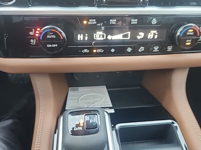 2025 Nissan Pathfinder Platinum