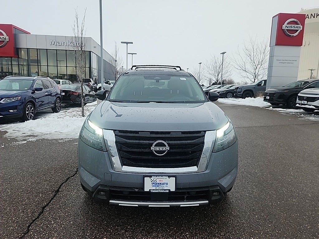 2025 Nissan Pathfinder Platinum