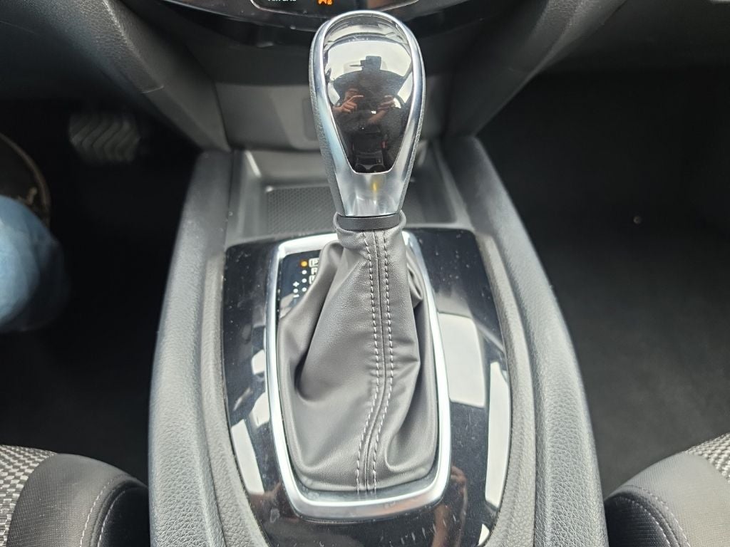 2022 Nissan Rogue Sport SV