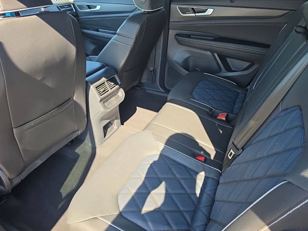 2026 Volkswagen Atlas Cross Sport 2.0T SEL Premium R-Line