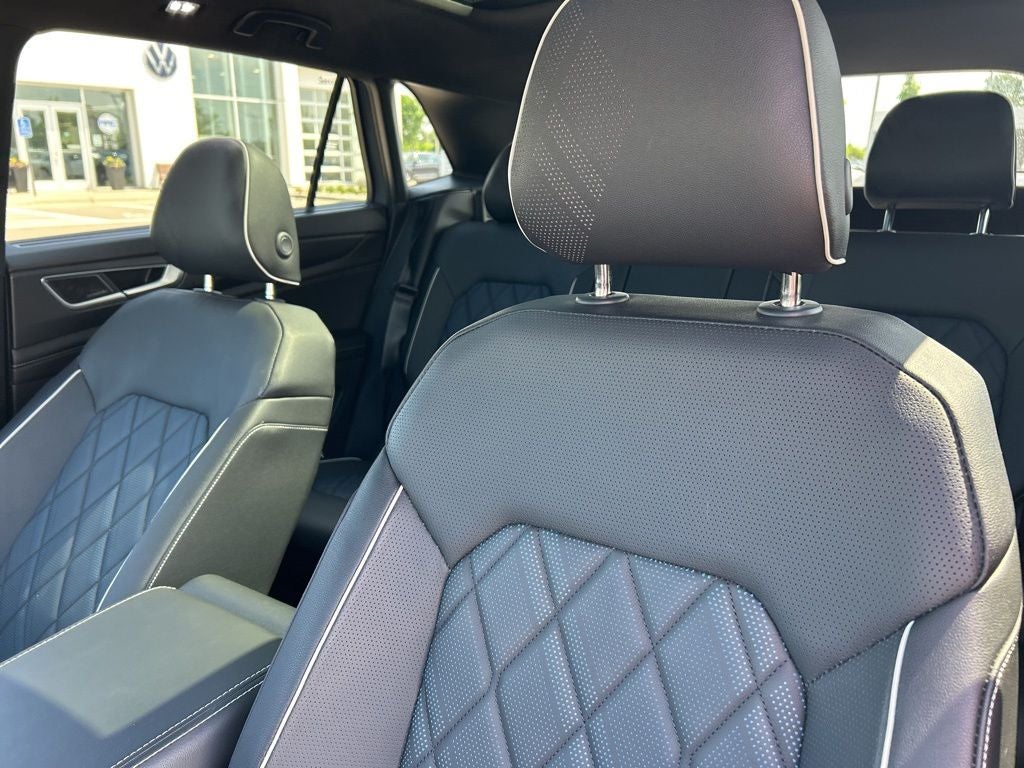 2026 Volkswagen Atlas Cross Sport 2.0T SEL Premium R-Line