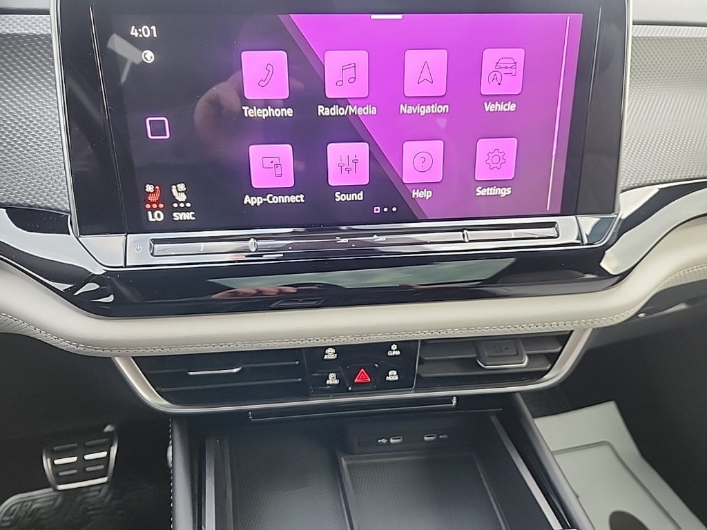 2024 Volkswagen Atlas Cross Sport 2.0T SEL Premium R-Line