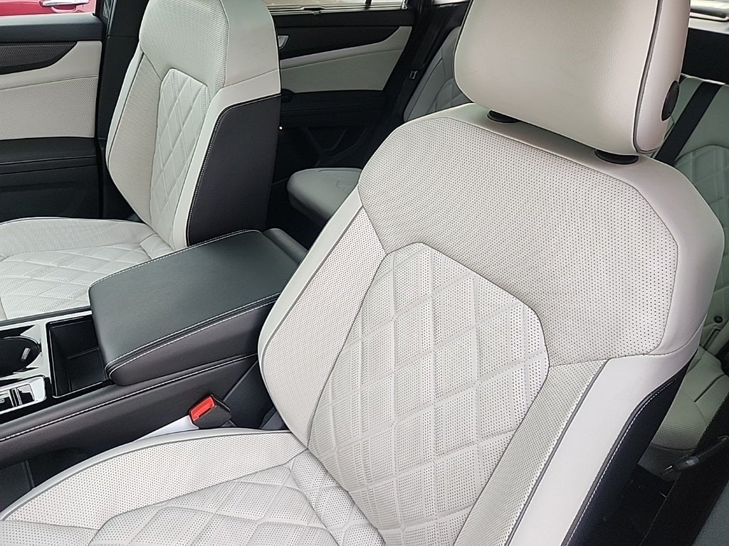 2024 Volkswagen Atlas Cross Sport 2.0T SEL Premium R-Line