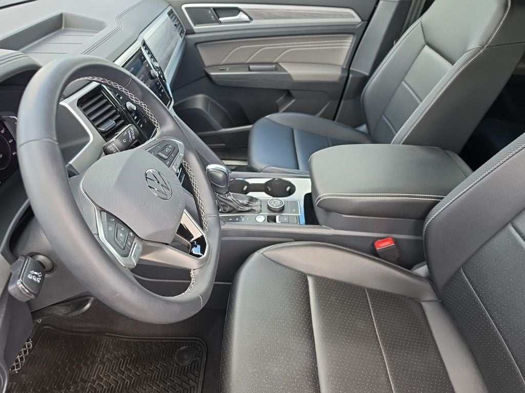2023 Volkswagen Atlas Cross Sport 2.0T SE w/Technology