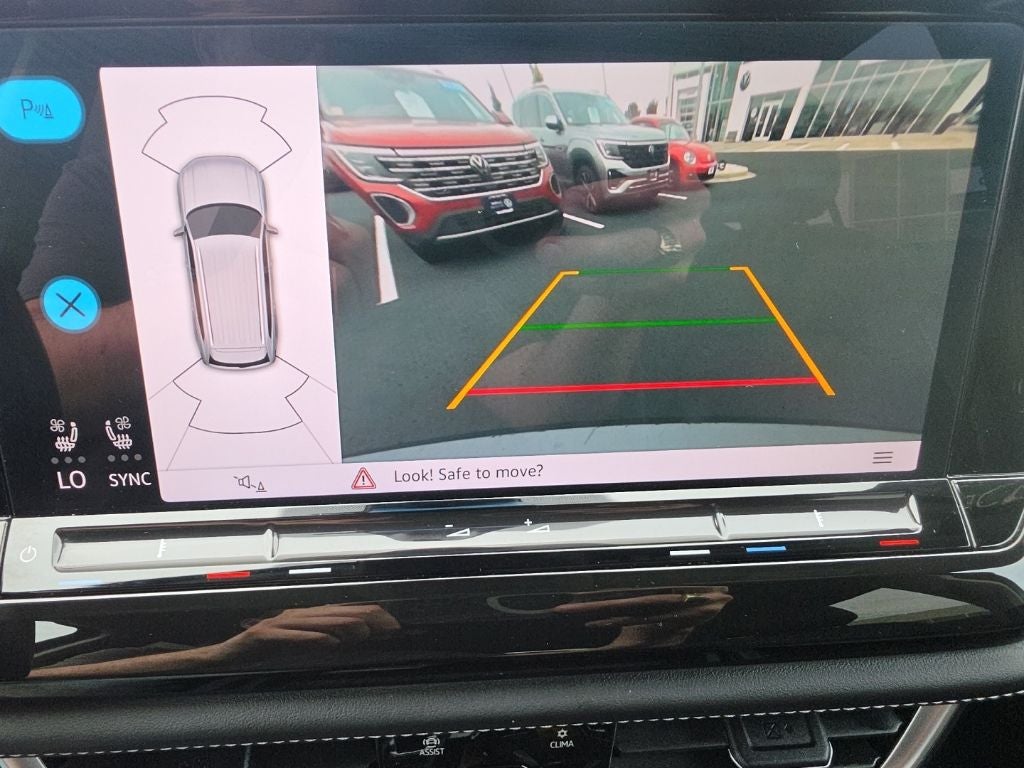 2025 Volkswagen Atlas 2.0T SE w/Technology