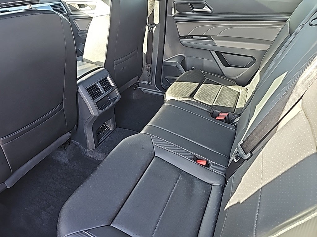 2023 Volkswagen Atlas Cross Sport 2.0T SEL R-Line