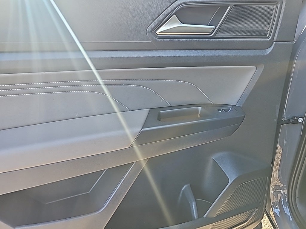 2023 Volkswagen Atlas Cross Sport 2.0T SEL R-Line