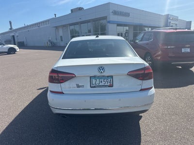 2017 Volkswagen Passat SEL Premium