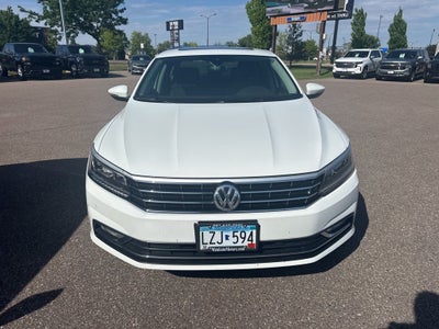 2017 Volkswagen Passat SEL Premium