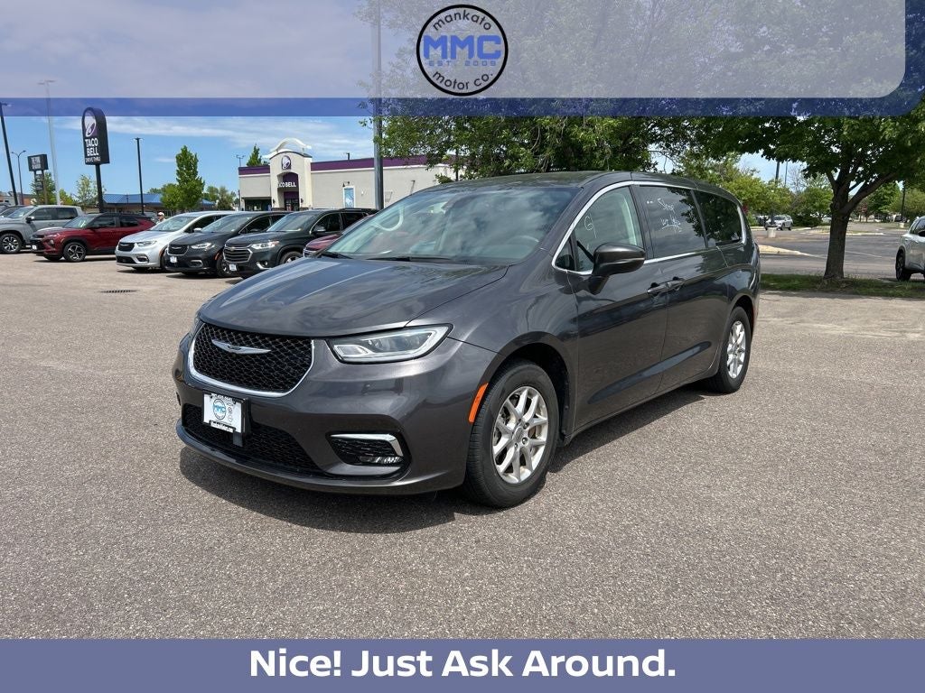 2023 Chrysler Pacifica Touring L
