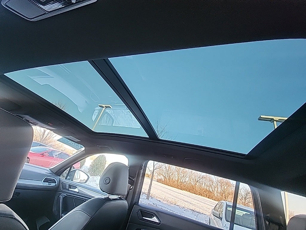 2024 Volkswagen Tiguan 2.0T SE R-Line Black