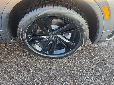 2024 Volkswagen Tiguan 2.0T SE R-Line Black