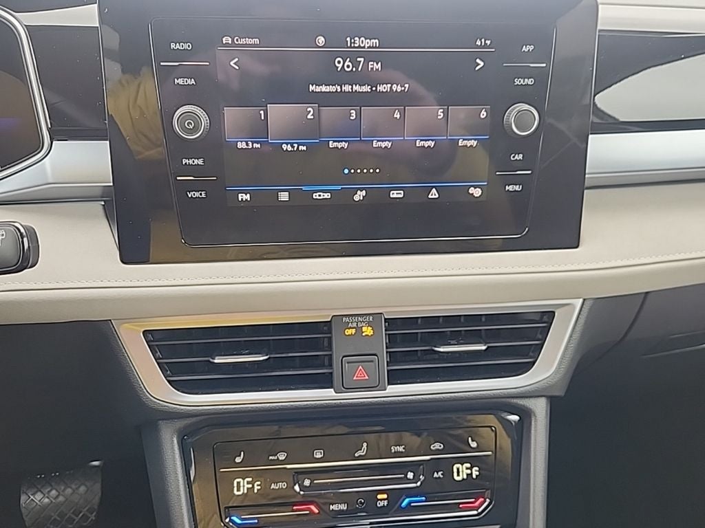 2025 Volkswagen Taos 1.5T SE