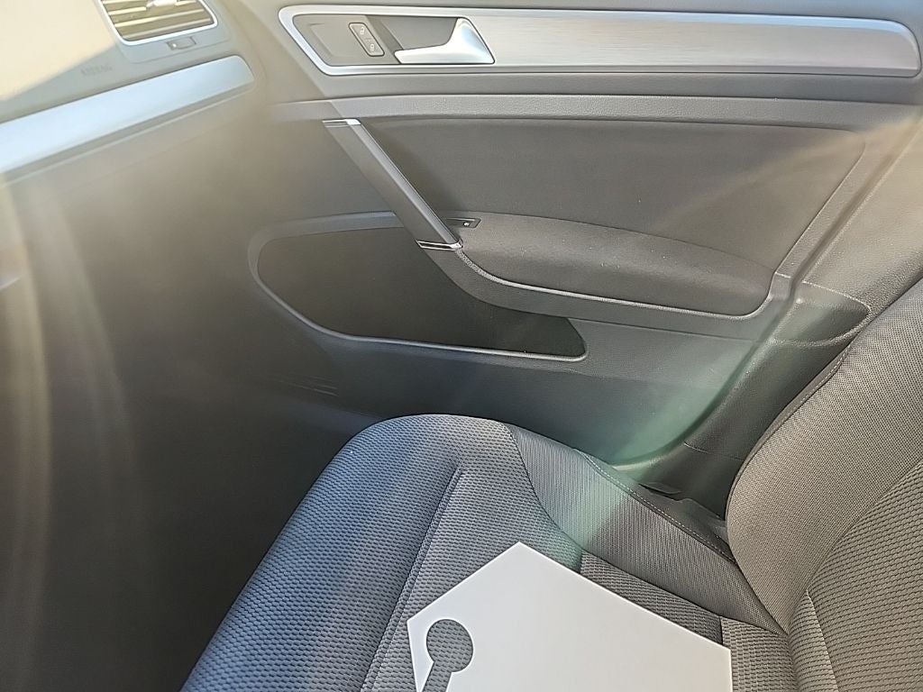 2017 Volkswagen Golf TSI S 4-Door
