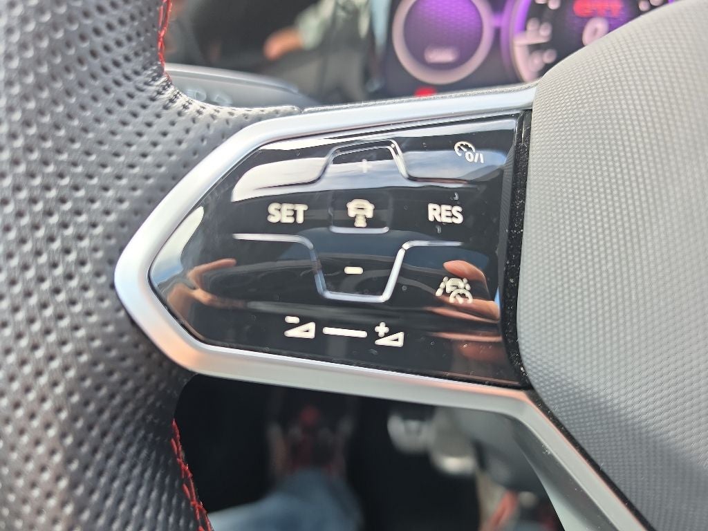 2024 Volkswagen Golf GTI SE