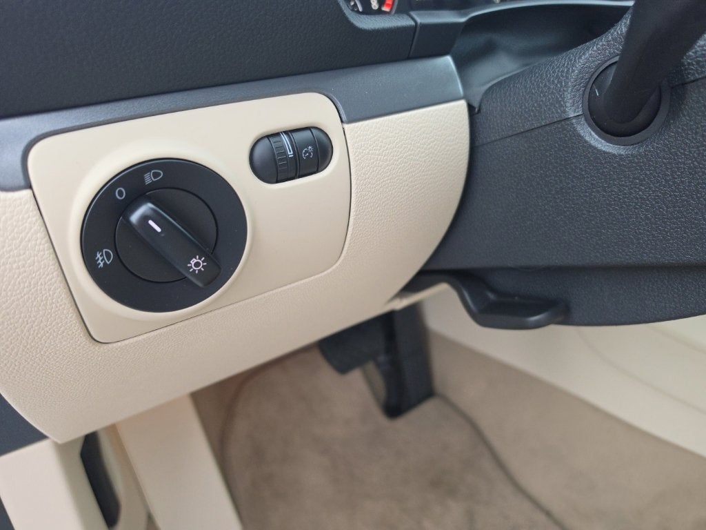 2010 Volkswagen Eos Komfort Edition